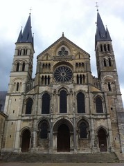 Fototapeta na wymiar Basilica Saint Remi, Raims, France