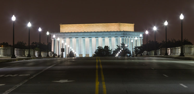 Washington, DC - Lincoln Memorial and Bridge at night