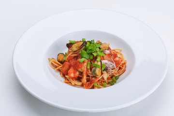 Pasta with shrimps, herbs and mashrooms