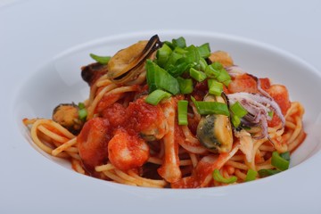Pasta with shrimps, herbs and mashrooms