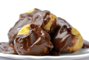 Profiteroles with chocolate cream