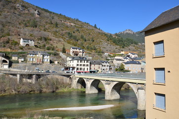 Fototapeta na wymiar village de Les vignes, Gorges du Tarn
