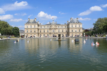 Fototapeta na wymiar Palais du Luxembourg, Paryż