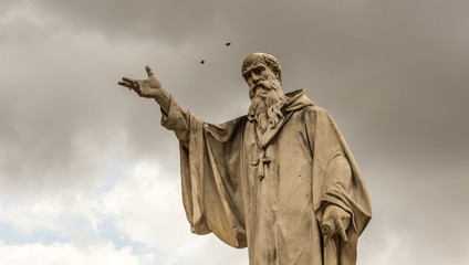Fototapeta premium statue of San Benedetto in Norcia