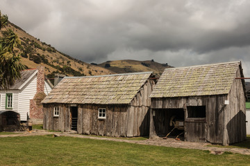 Fototapeta na wymiar Tradycyjne drewniane domy w Nowej Zelandii
