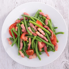 salad with bean, bacon and tomato