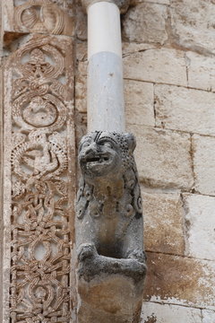 Cattedrale di Trani bassorilievo