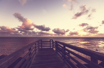 Obraz premium Boardwalk on beach