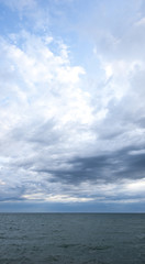 Fototapeta na wymiar Chmury i morza