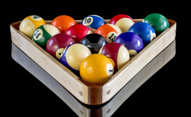 Triangle rack hold billiard balls