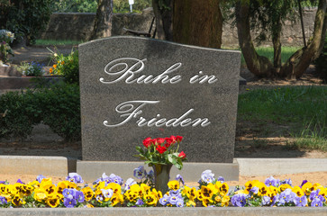 Grabstein -  Ruhe in Frieden