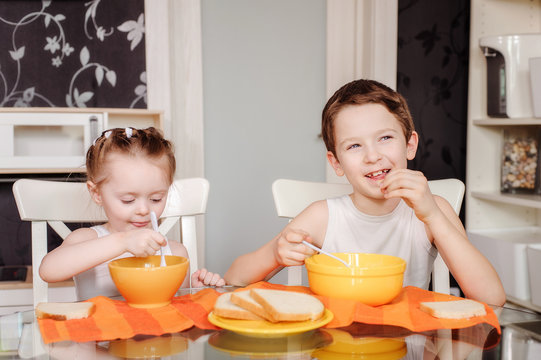 Kids Eating