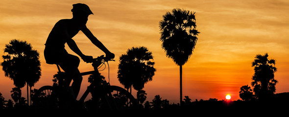 Cycling on twilight time
