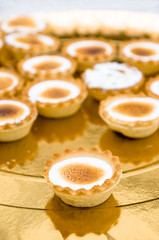 lemon tarts with meringue