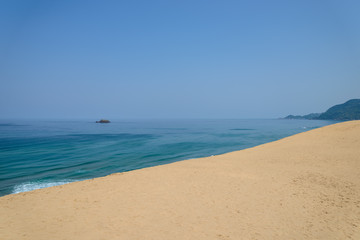 Fototapeta na wymiar 鳥取砂丘と日本海