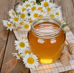 Obraz na płótnie Canvas Honey and chamomile