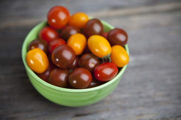 Small tomatoes full of colors