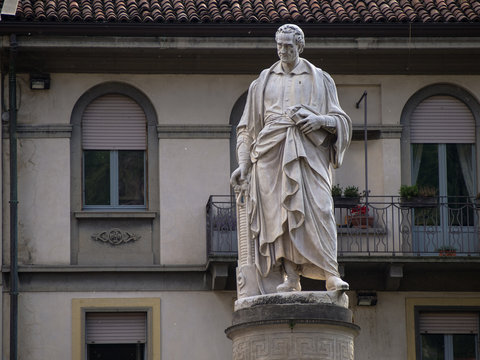 Como - Monumento A Alessandro Volta