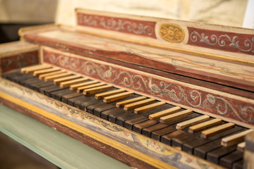 Fototapeta na wymiar Vieux piano