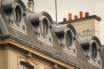 Detalle de la fachada de un edificio de Paris