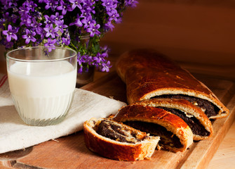 Poppy seed roll