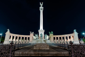 Fototapeta na wymiar View of Heroes' Square at night