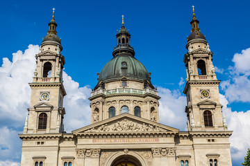 Fototapeta na wymiar St. Stephen's basilica, Budapest, Hungary