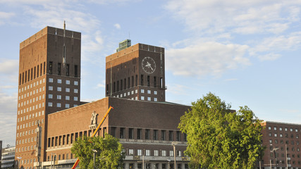 Fototapeta na wymiar Oslo, Altstadt, Rathaus, Sommer, Norwegen, Skandinavien