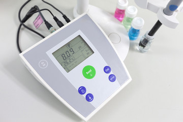 pH meter to measure the acidity-alkalinity of liquids