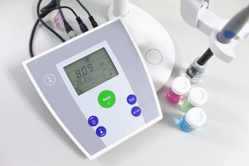 pH meter to measure the acidity-alkalinity of liquids