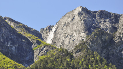 Naeroyfjord, Gebirge, Wasserfall, Sommer, Norwegen