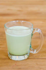 Obraz na płótnie Canvas Green tea latte
