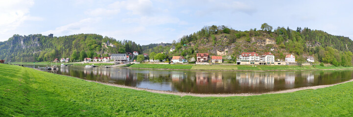Fototapeta na wymiar Panoramafoto Rathen / Elbsandsteingebirge