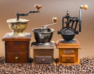 coffee mills with coffee beans - obrazy, fototapety, plakaty