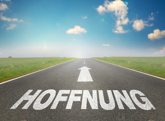 Straße mit "HOFFNUNG"