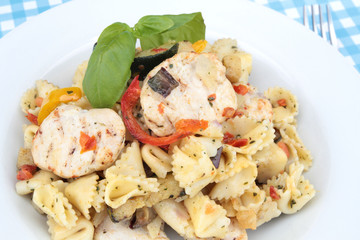 salade de pâtes et poulet