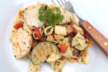 salade de pâtes et poulet