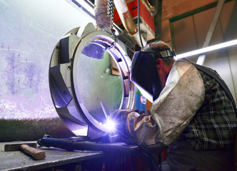 Schweißer im Stahlbau // welder in the industry