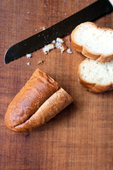 カットしたフランスパン_No23