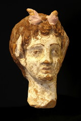 antiker kopf des pan,  römisch griechischer waldgott, schwarz