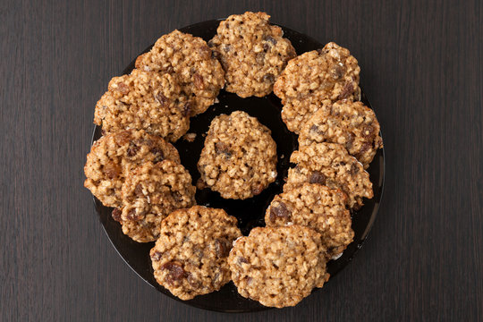 oatmeal cookies with raisins