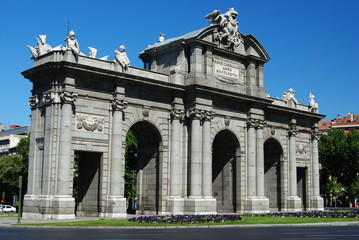 Fototapeta na wymiar Puerta de Alcala
