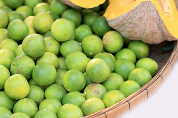 lemon at market