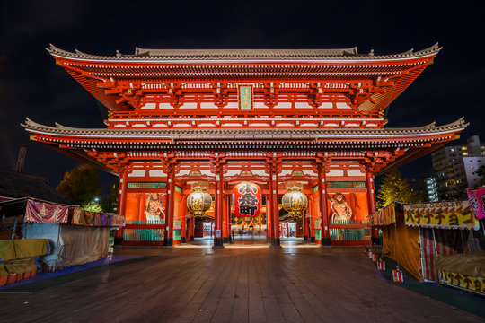 Hozomon Gate at Sensoji Temple in Tokyo