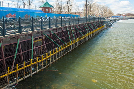 Плотина на реке Иж в Ижевске