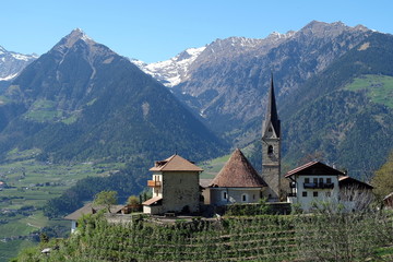 Fototapeta na wymiar Kościół Świętego Jerzego Scena Południowym Tyrolu
