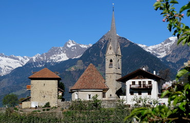 Fototapeta na wymiar Kościół Świętego Jerzego Scena Południowym Tyrolu