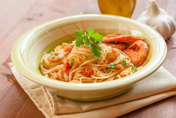 Spaghetti ai gamberi, cucina mediterranea