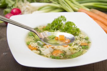 Suppe mit Nudeln