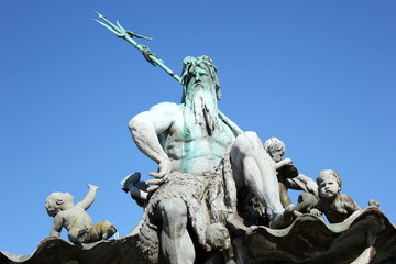 Detailansicht Neptunbrunnen in Berlin Mitte © rbkelle